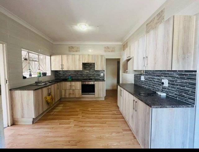 4 BEDROOM HOUSE FOR SALE IN BIRCHLEIGH